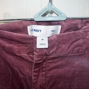 Old Navy Pixie Ankle Pants in Plum